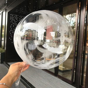 Повітряна куля Баблс (Bubbles) 20" (50 см) з принтом білих пір'їнок